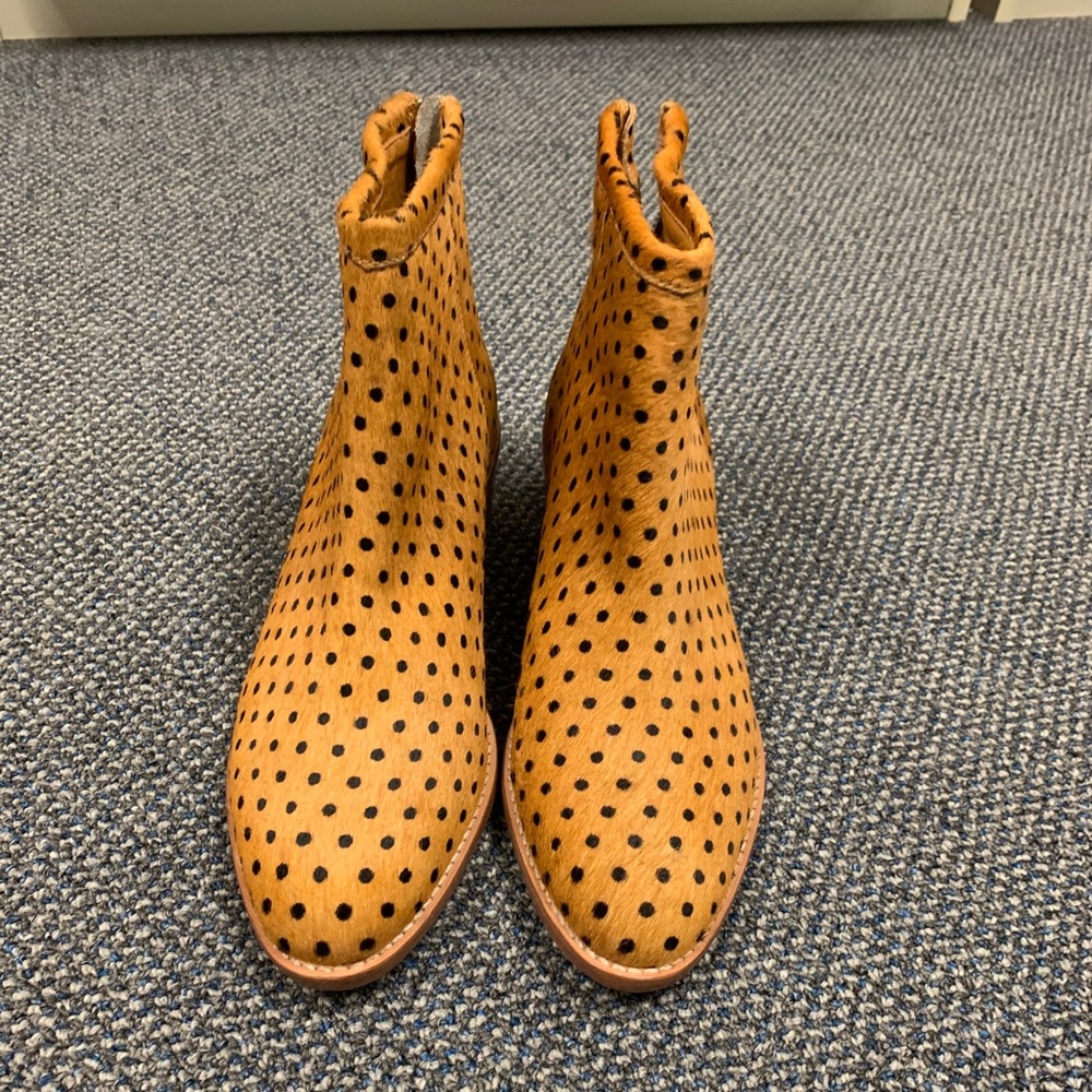 NWOT Loeffler Randall boot